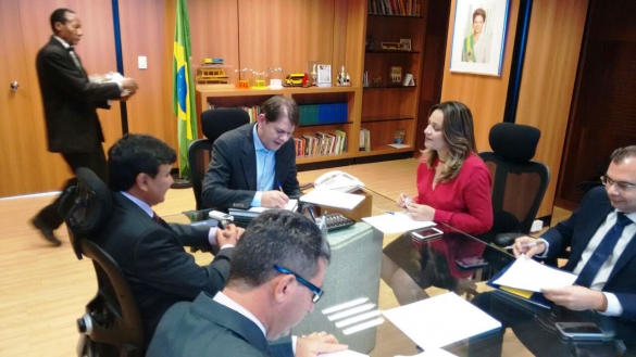   												Wellington Dias, Cid Gomes e Rejane Dias						 (Foto:Eunice Pinheiro)					