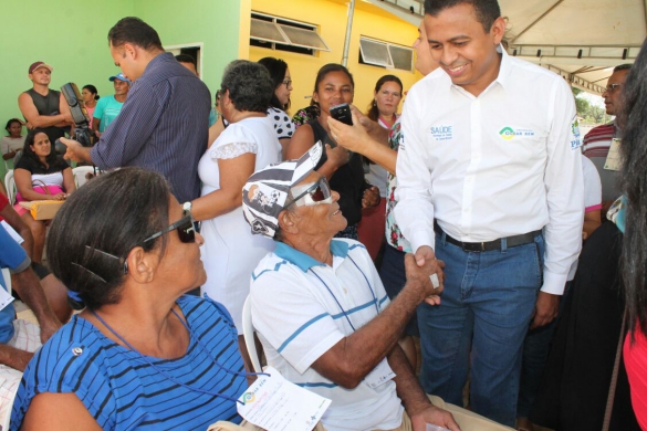   												Francisco Costa acompanha Programa Olhar Bem em So Pedro						 (Foto:Ascom Sesapi)					