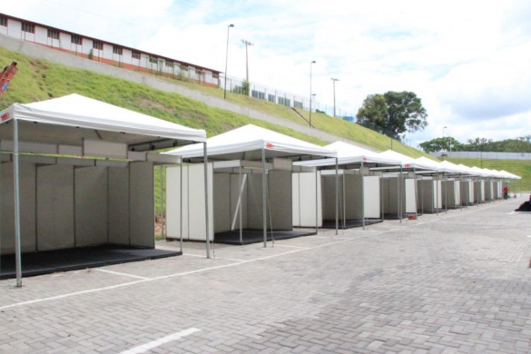   												Estandes onde sero desenvolvidas as atividades da Setre e Sine no Cidade Junina						 (Foto:Ascom Setre)					