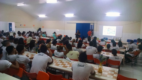   												Trnsito  tema de palestra em colgio da zona Sudeste de Teresina						 (Foto:Nallyne Soares)					