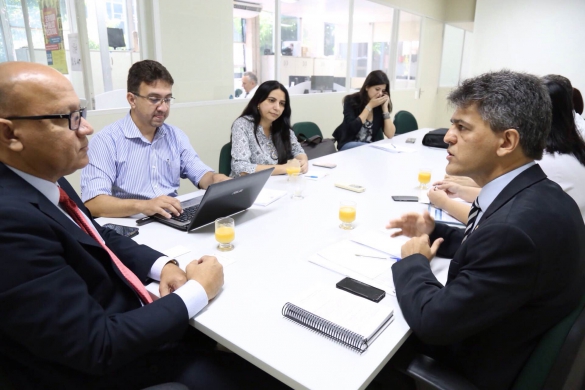 O secretrio de Administrao e Previdncia, Franz Silva, se reuniu com uma equipe do Ministrio da Previdncia Social						 (Foto:Jarbas Santana)