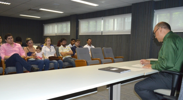   												O estatuto, apresentado pelo professor  Jos Anchieta, foi aprovado por unanimidade. 						 (Foto:Ascom Uespi)					