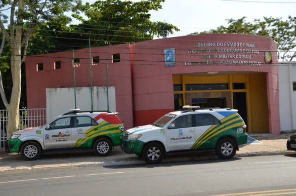   												Corujo Escolar coibe arrombamentos e invases nas unidades escolares no perodo das frias.						 (Foto:Ascom Seduc)					